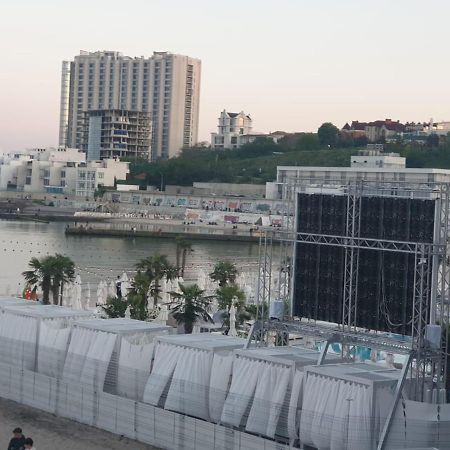 Sunny Apartments Near The Sea On Genuezskaya Odesa Exterior photo