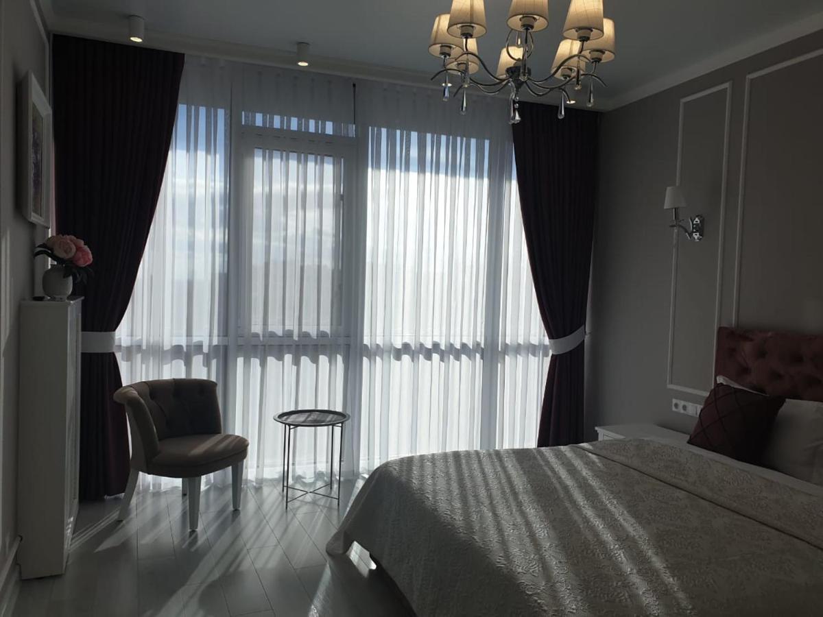 Sunny Apartments Near The Sea On Genuezskaya Odesa Exterior photo